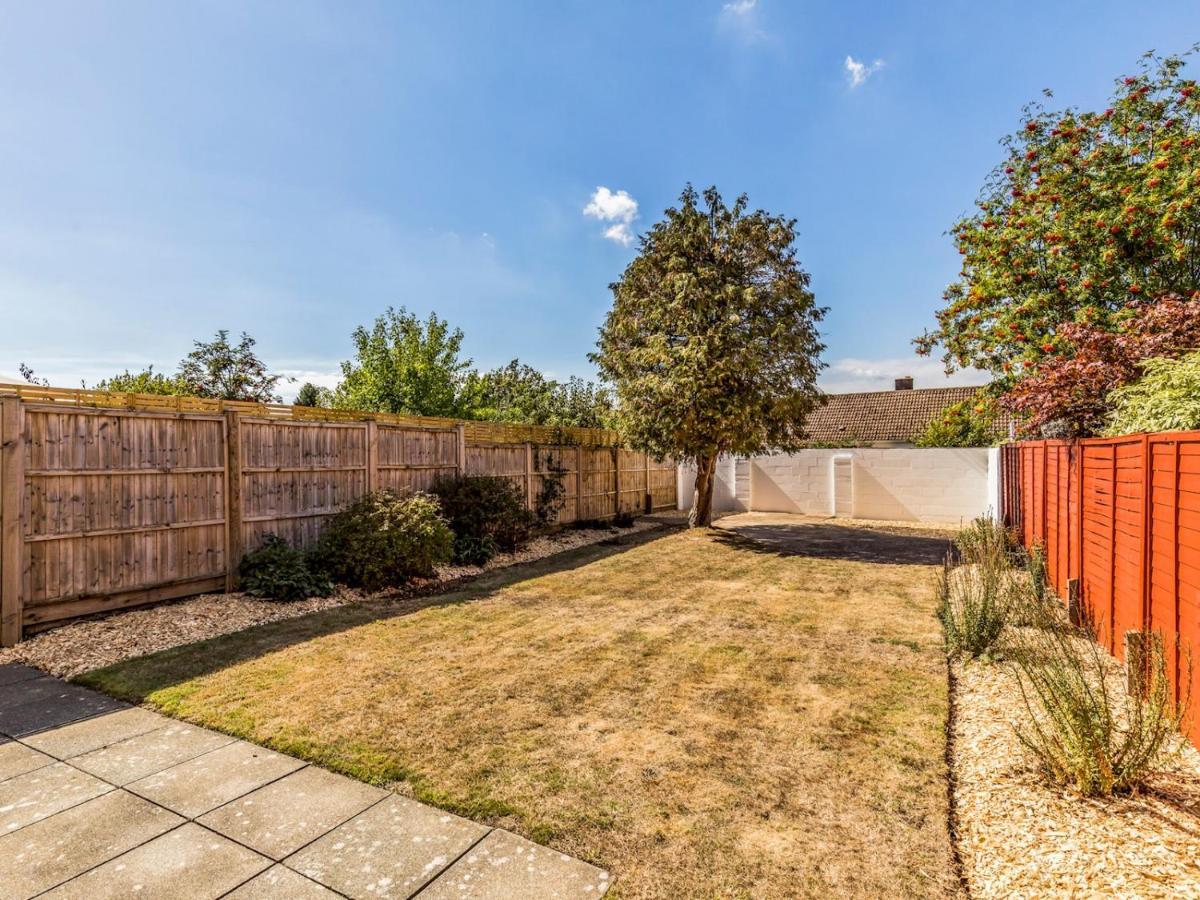Pass The Keys Lovely Ground Floor Flat With Large Garden ชิชิสเตอร์ ภายนอก รูปภาพ