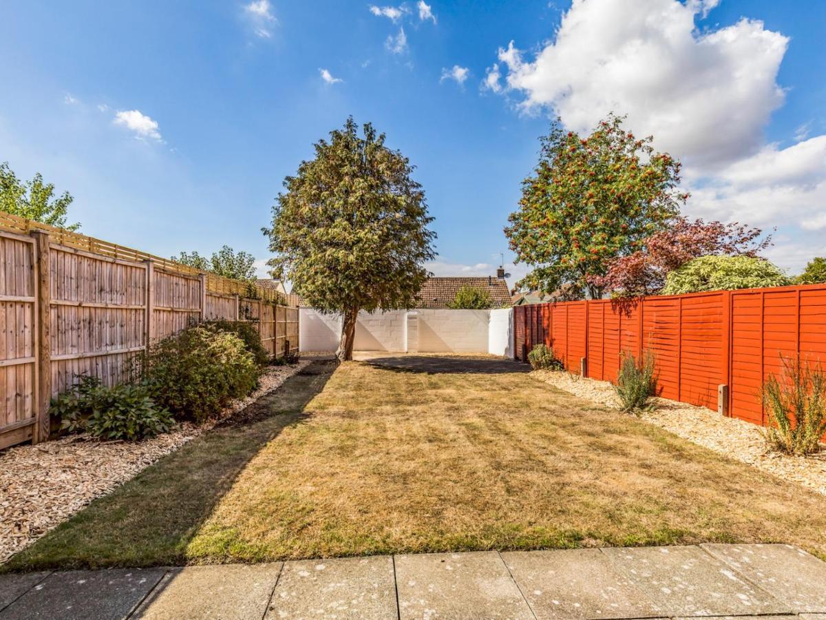 Pass The Keys Lovely Ground Floor Flat With Large Garden ชิชิสเตอร์ ภายนอก รูปภาพ