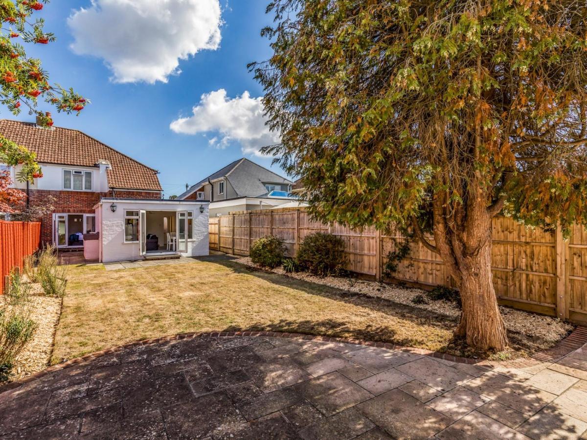Pass The Keys Lovely Ground Floor Flat With Large Garden ชิชิสเตอร์ ภายนอก รูปภาพ