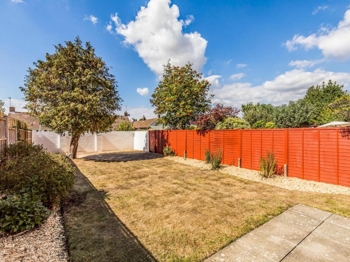 Pass The Keys Lovely Ground Floor Flat With Large Garden ชิชิสเตอร์ ภายนอก รูปภาพ